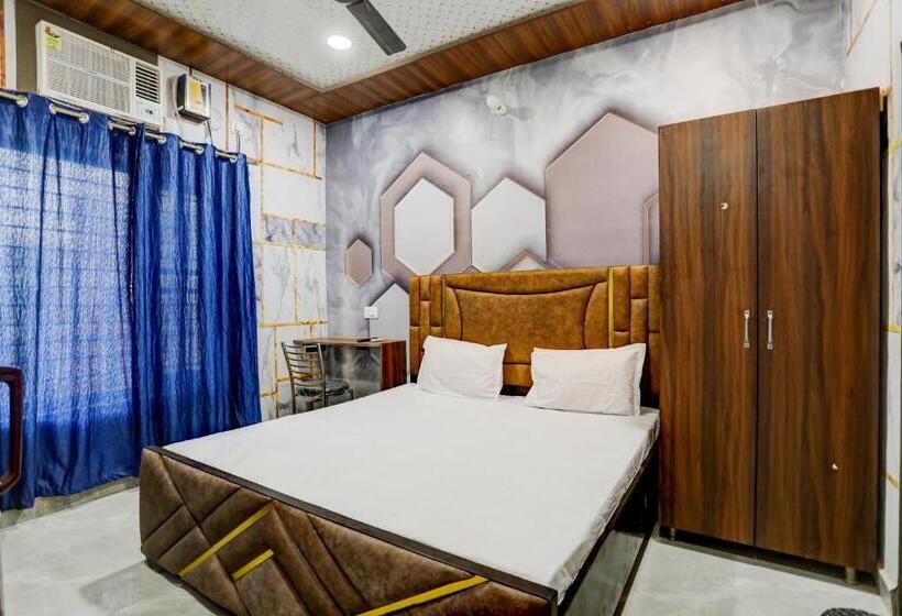 هتل Rishu Homestay    Lpu Law Gate    For Students, Couples, Parents, Family And Travellers