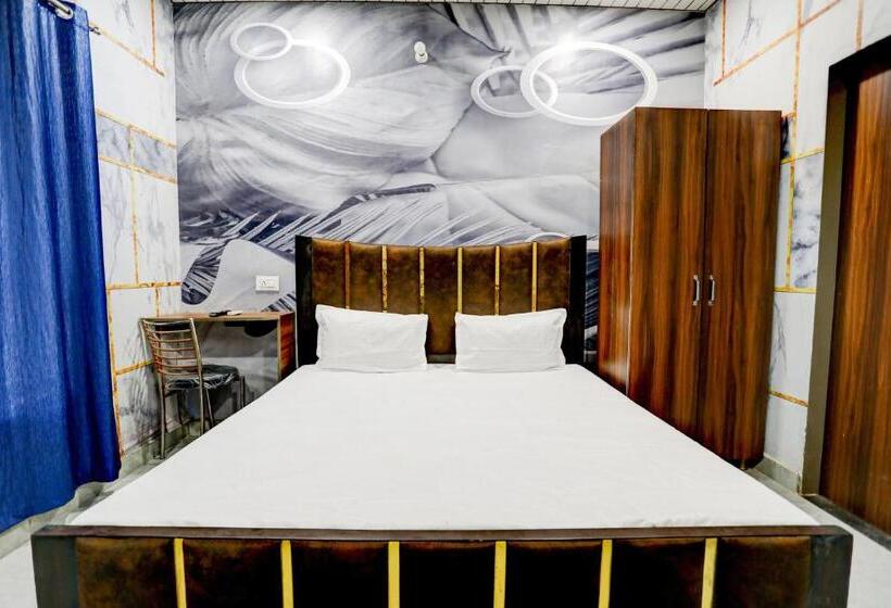 هتل Rishu Homestay    Lpu Law Gate    For Students, Couples, Parents, Family And Travellers