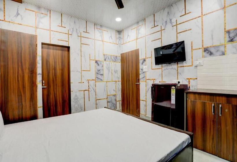 هتل Rishu Homestay    Lpu Law Gate    For Students, Couples, Parents, Family And Travellers