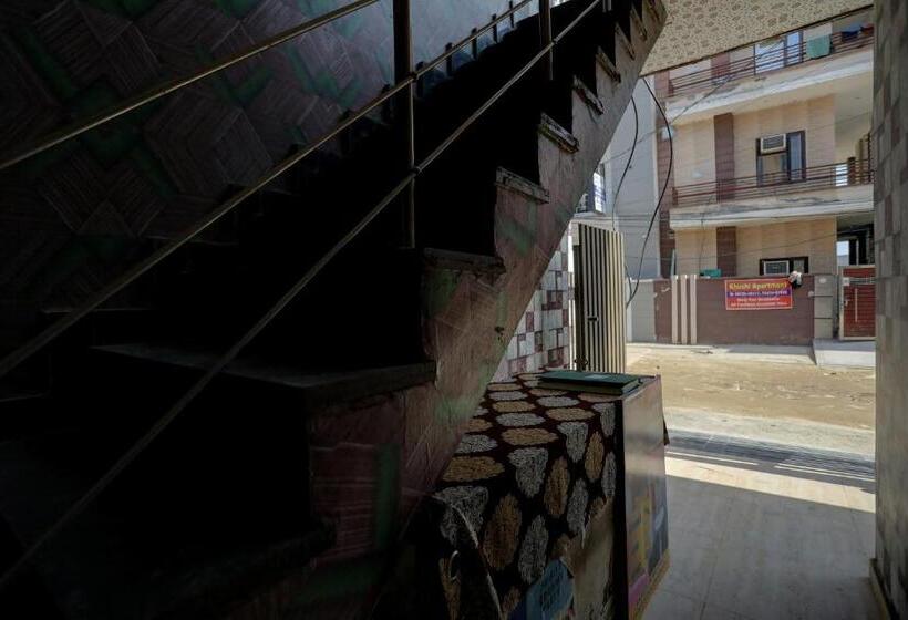 هتل Rishu Homestay    Lpu Law Gate    For Students, Couples, Parents, Family And Travellers