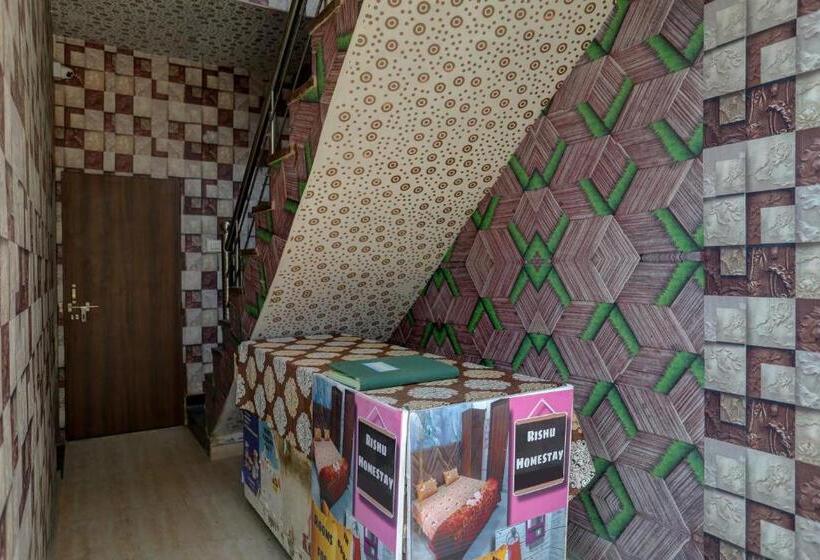 هتل Rishu Homestay    Lpu Law Gate    For Students, Couples, Parents, Family And Travellers