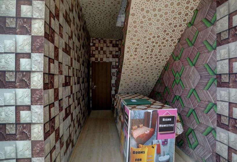 هتل Rishu Homestay    Lpu Law Gate    For Students, Couples, Parents, Family And Travellers