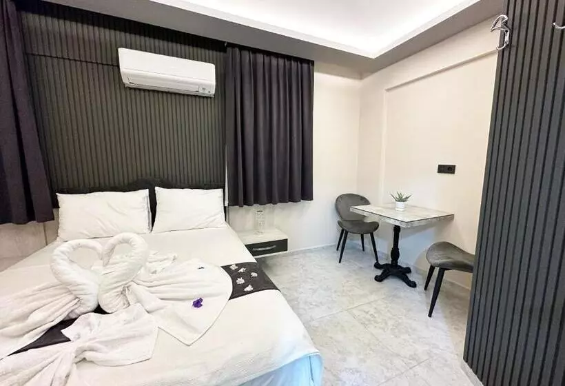 Marina Lora Butik Otel