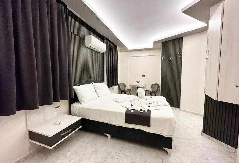 Marina Lora Butik Otel