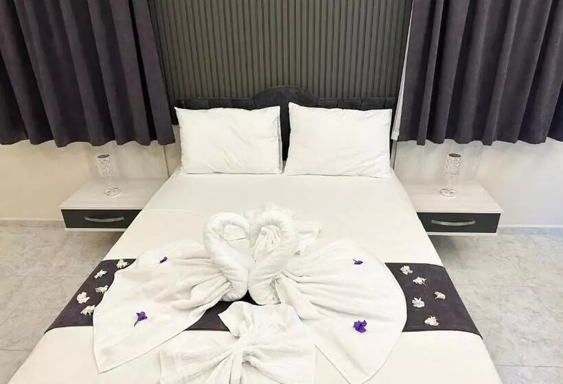 Marina Lora Butik Otel