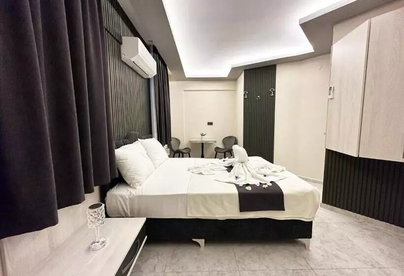 Marina Lora Butik Otel