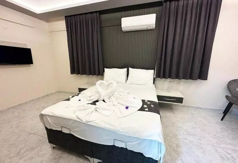 Marina Lora Butik Otel