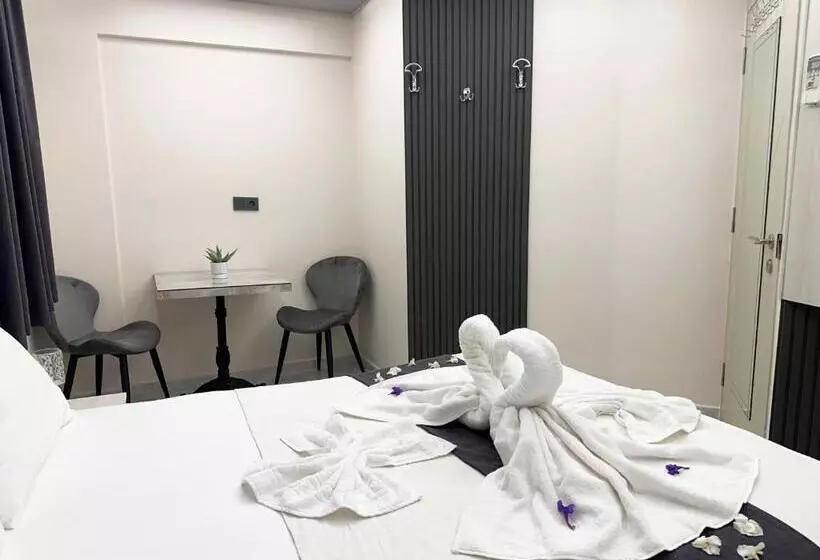 Marina Lora Butik Otel