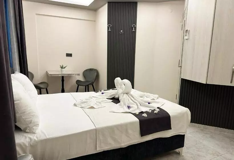 Marina Lora Butik Otel