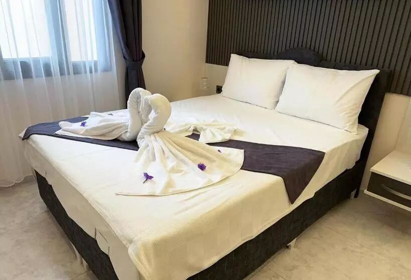 Marina Lora Butik Otel