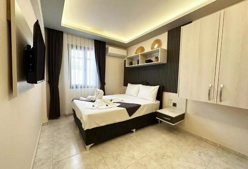 Marina Lora Butik Otel