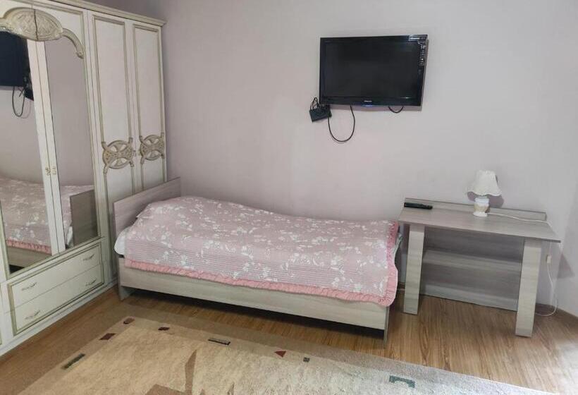 پانسیون уютный дворик чолпон ата