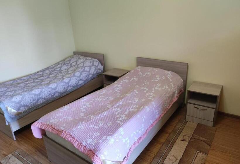 پانسیون уютный дворик чолпон ата