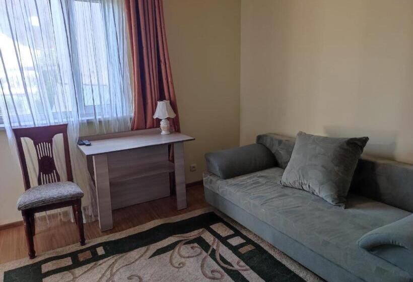 پانسیون уютный дворик чолпон ата