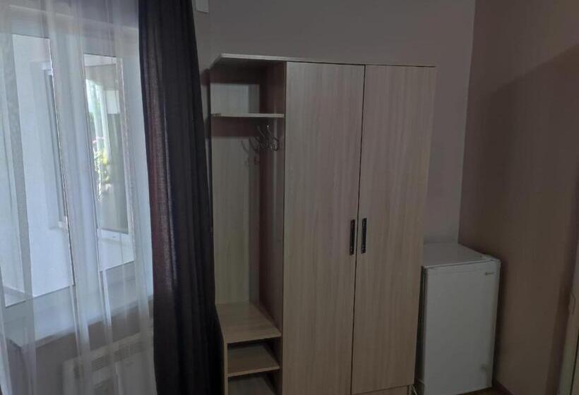 پانسیون уютный дворик чолпон ата