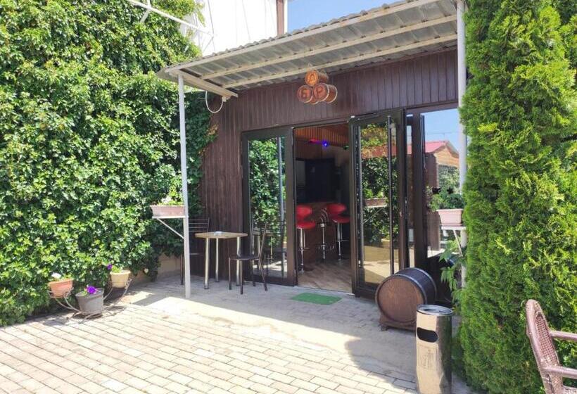 پانسیون уютный дворик чолпон ата