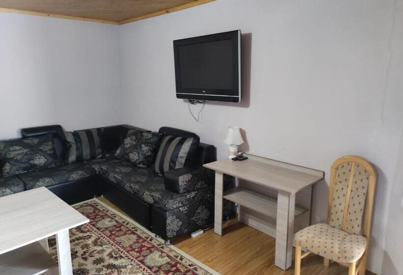 پانسیون уютный дворик чолпон ата