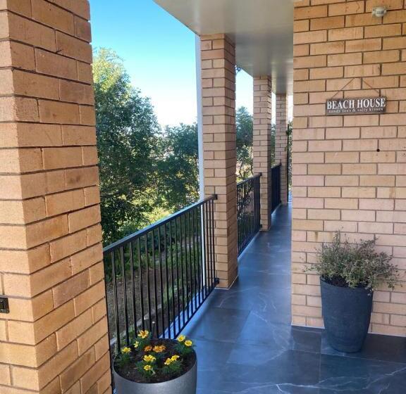 Пансион Lush Accommodation