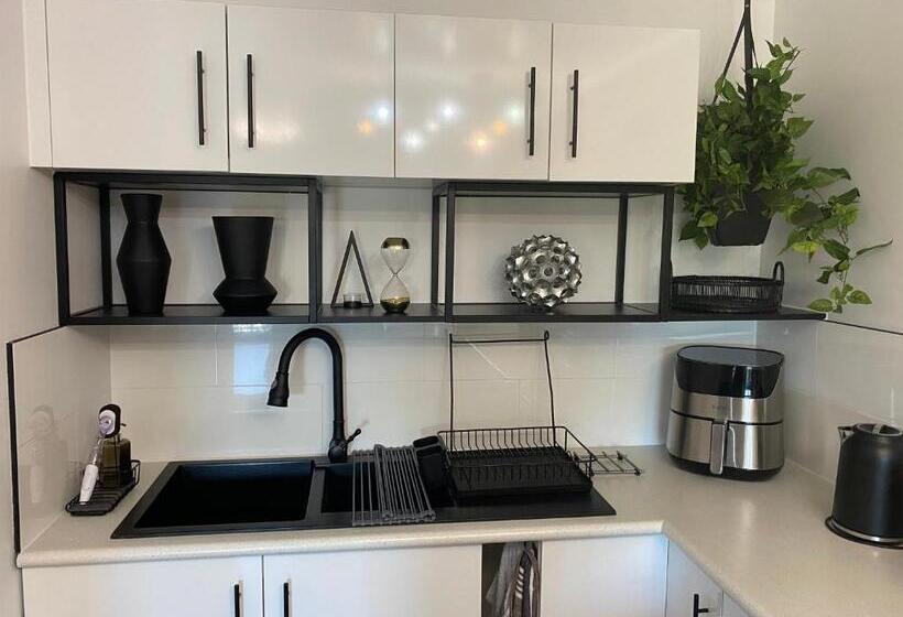 Пансион Lush Accommodation