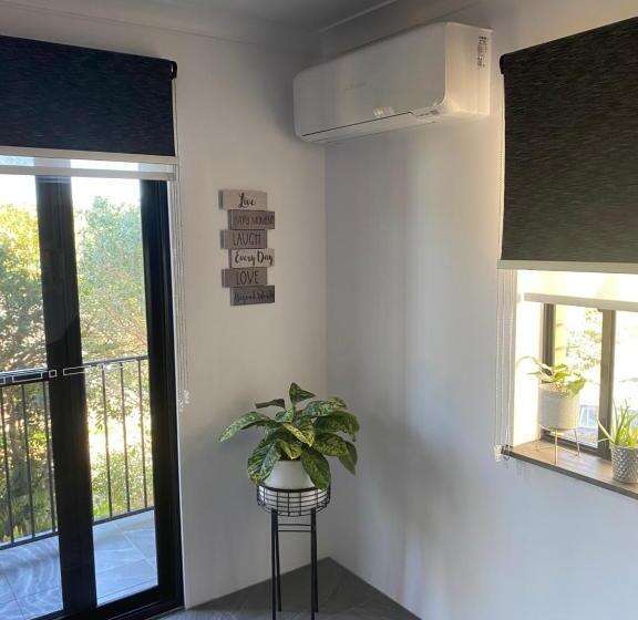 Пансион Lush Accommodation