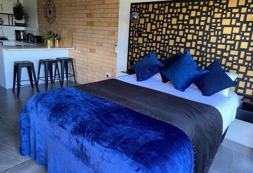 Пансион Lush Accommodation