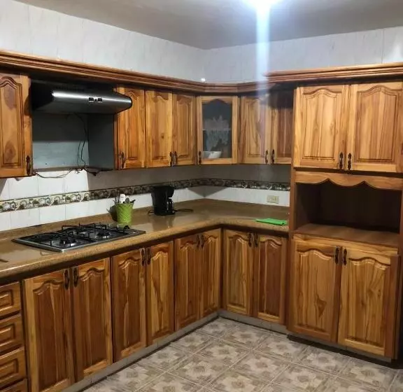ペンション Hostal El Marial E