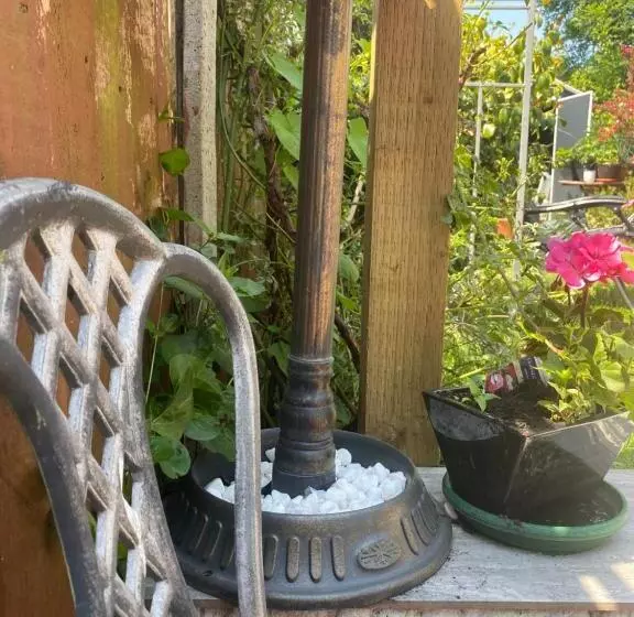 ペンション Studio With A Hot Tub And Garden