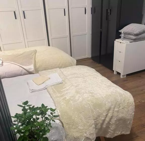 ペンション Studio With A Hot Tub And Garden