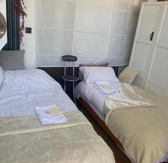 Pansiyon Studio With A Hot Tub And Garden