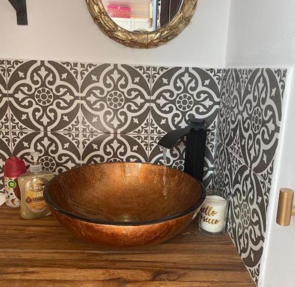 Pansiyon Studio With A Hot Tub And Garden