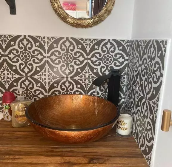 ペンション Studio With A Hot Tub And Garden