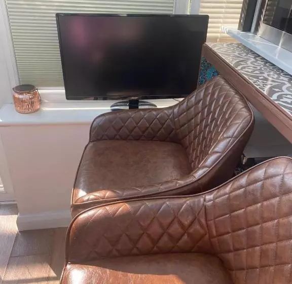 ペンション Studio With A Hot Tub And Garden