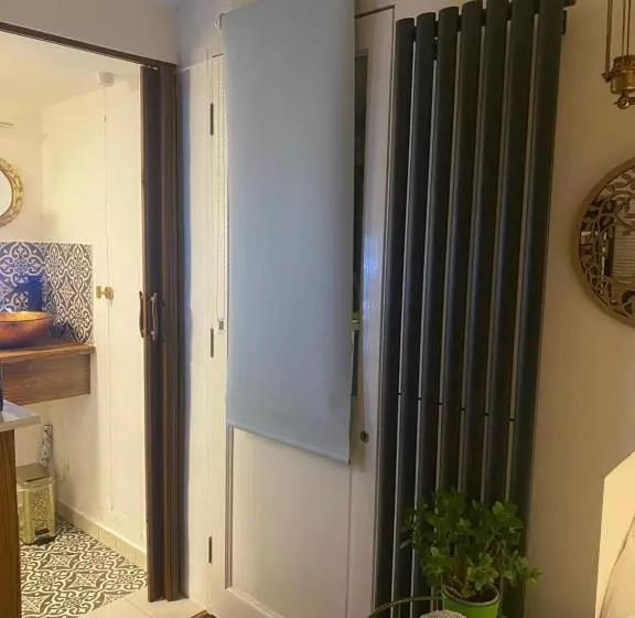 ペンション Studio With A Hot Tub And Garden