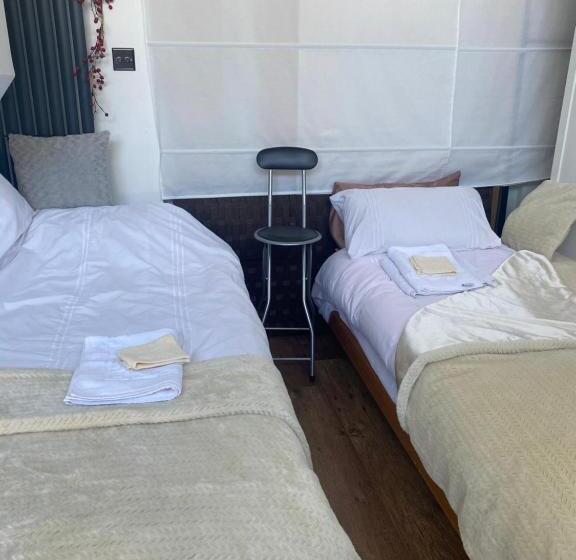 Pansiyon Studio With A Hot Tub And Garden