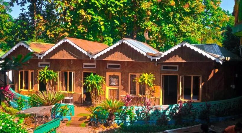 Lomakeskus Akarshan Bono Bunglow