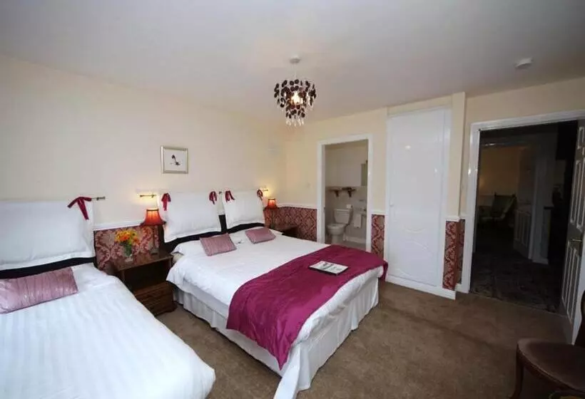 تختخواب و صبحانه Launard House