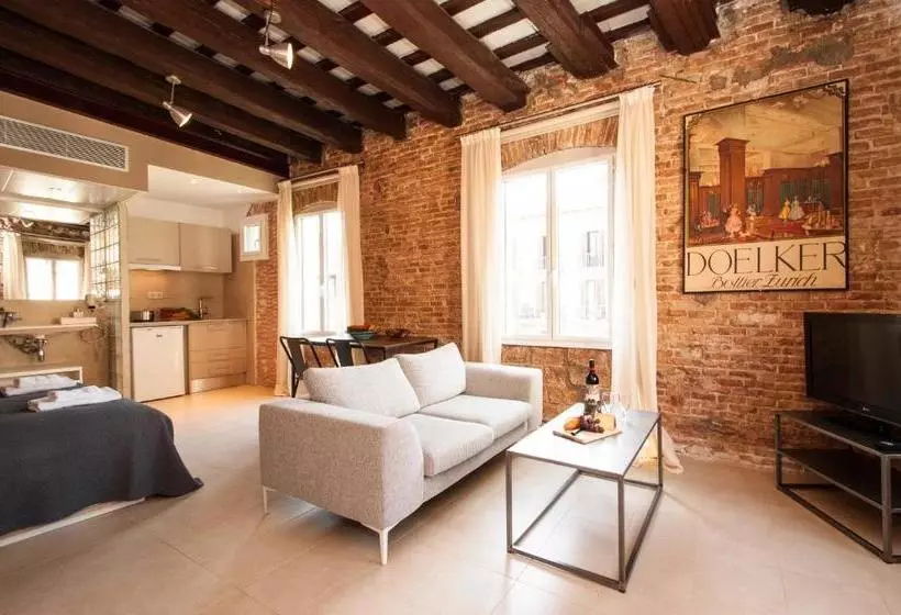 Decô Apartments Barcelona Born St
