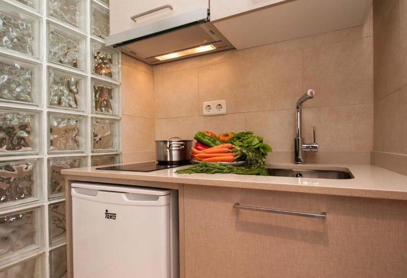 Decô Apartments Barcelona Born St