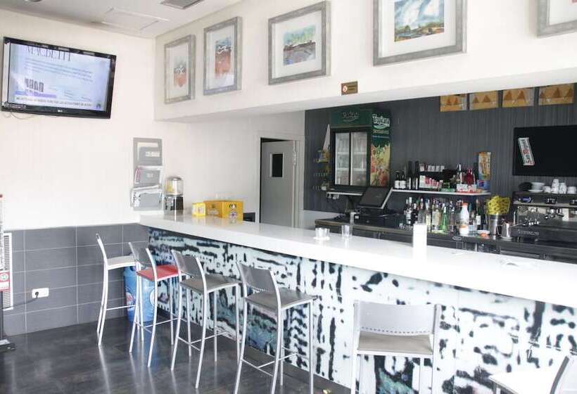 Hostal Francisco Salinas