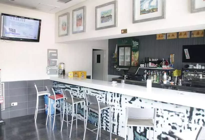 Hostal Francisco Salinas