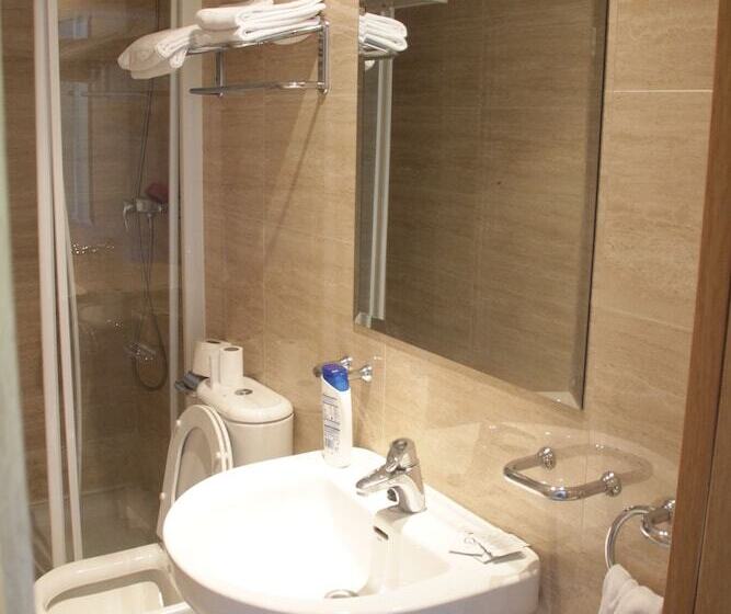 Hostal Francisco Salinas