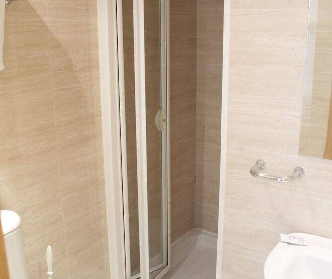 Hostal Francisco Salinas