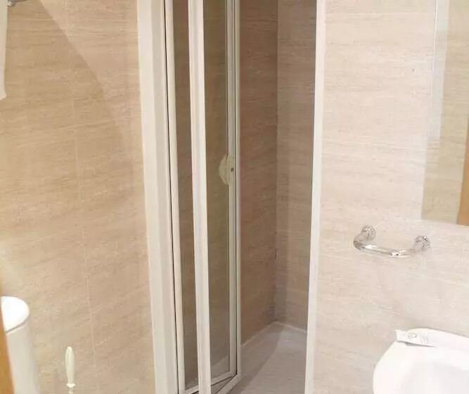 Hostal Francisco Salinas