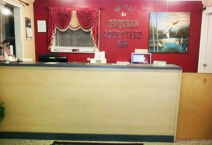 ホテル Dequeen Courtyard Inn