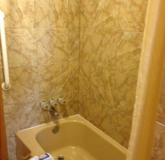 فندق Dequeen Courtyard Inn