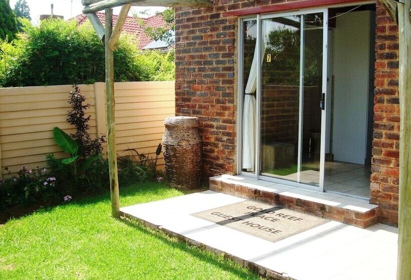 Отель Gold Reef Place