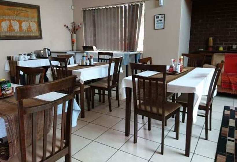 Отель Gold Reef Place