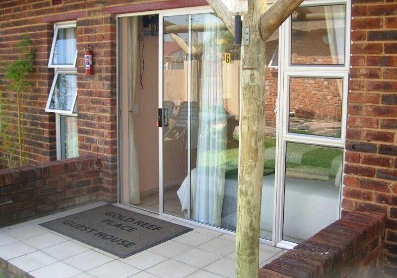 Отель Gold Reef Place