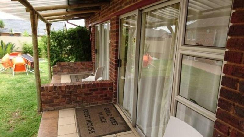 Отель Gold Reef Place