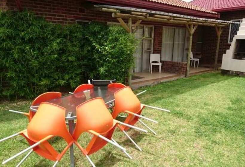 Отель Gold Reef Place